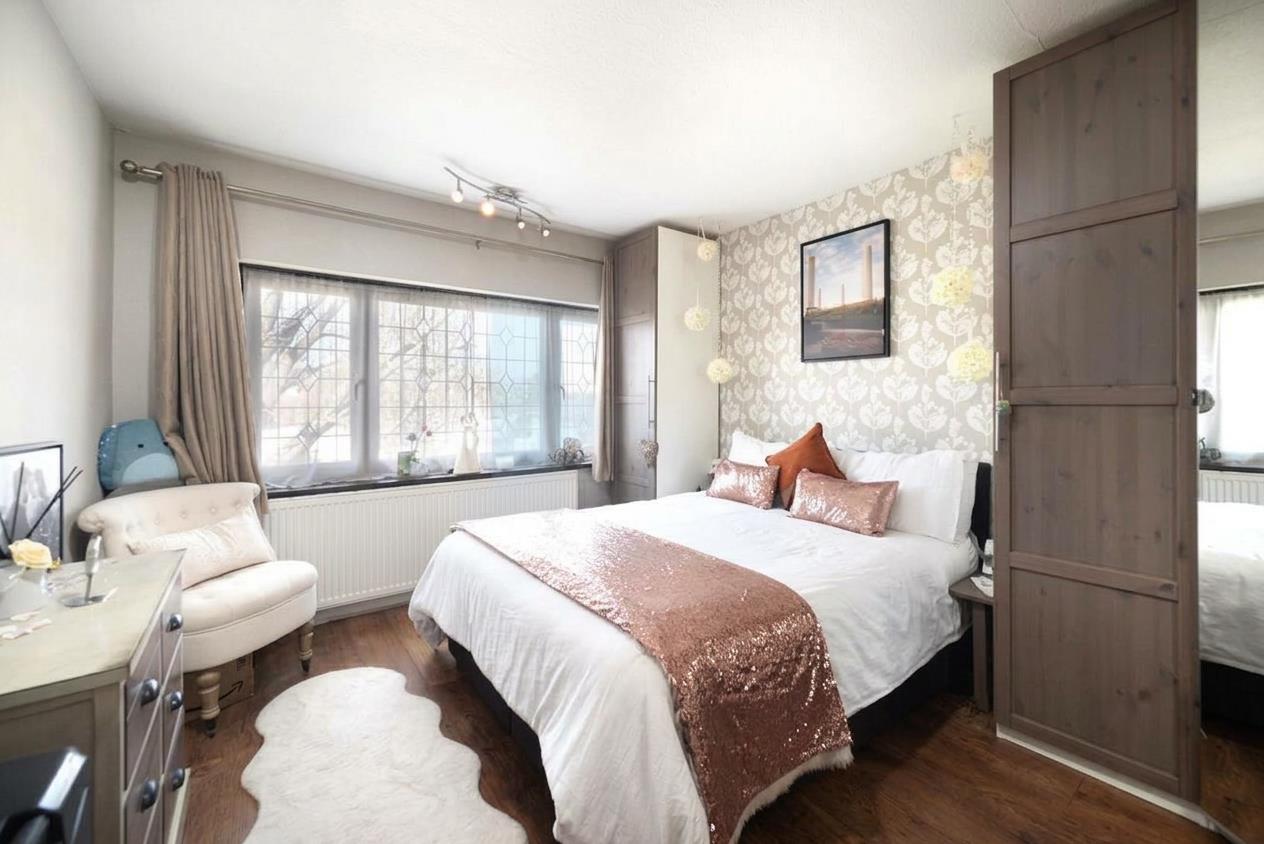 Laurel Gardens, Mill Hill, NW7, London